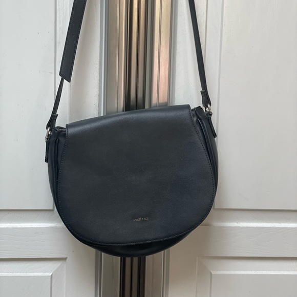 Angela Roi’s vegan midi size black handbag. - Picture 2 of 2